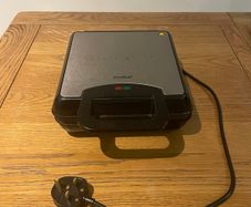 Waffle maker
