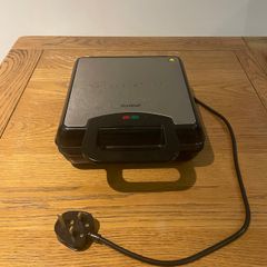 Waffle maker