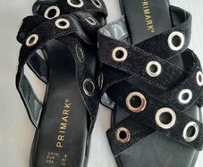 New sandles size 8 tag attached