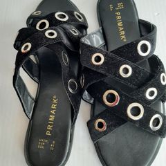 New sandles size 8 tag attached