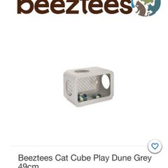 4 X Beeztees Cat Cube "PLAY" Rrp 55 Euro Each!