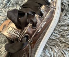 Sketchers trainers