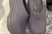 Adidas clogs
