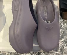 Adidas clogs