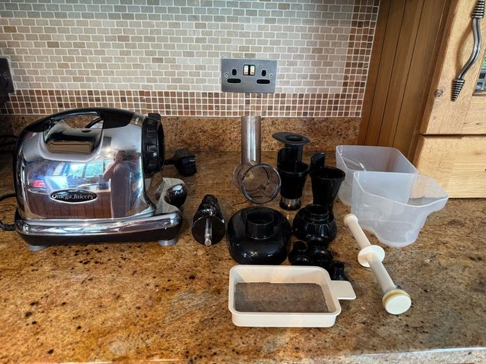Omega J8006HD6 cold press Juicer