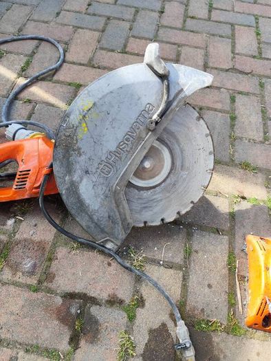 Husquvarna Electric con saw