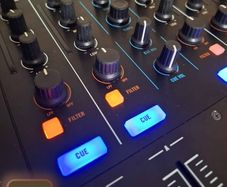 Native Instruments Traktor Kontrol S8
