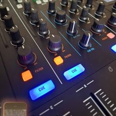 Native Instruments Traktor Kontrol S8
