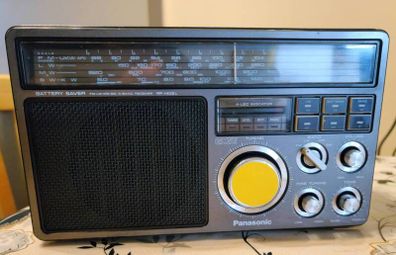 Radio Panasonic RF-1405LBS, good working order, 1980, see the pictures.