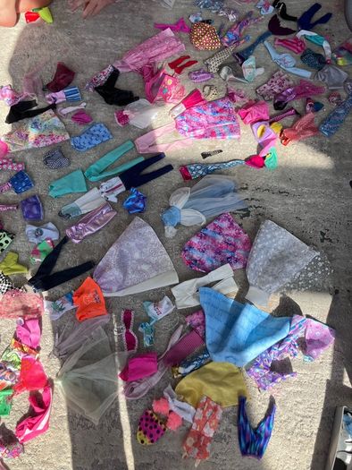 Barbie clothes, shoes, bags, jewellery and accessories