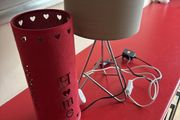 2 table lamps with bulbs