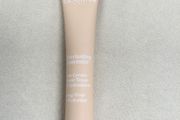 Clarins everlasting concealer shade 02.5 used once