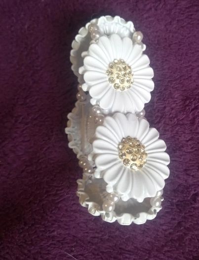 Daisy bracelet costume jewellery