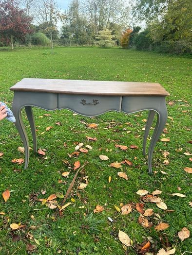 Hall Console