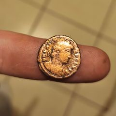 Genuine Roman coin from Constantine or Jovian era