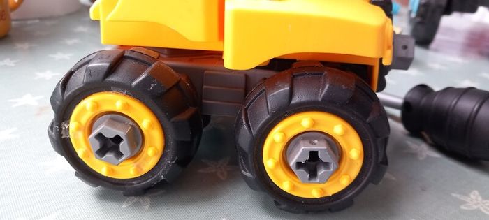 Dump truck screw unscrew toy