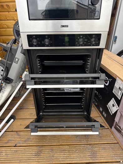 Zanussi twin oven and zanussi microwave all integrated in immaculate condition,been sold due to renovations