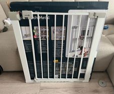 Baby safety gate / stair gate / safety 1st