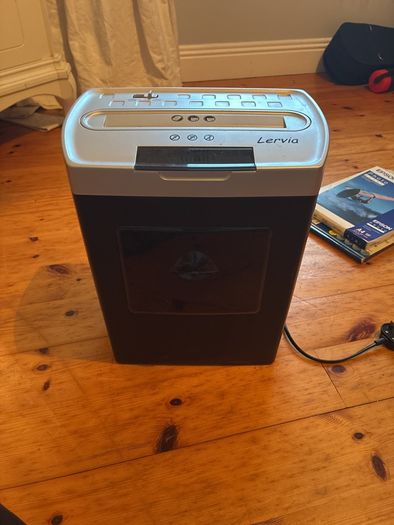 Lervia paper shredder