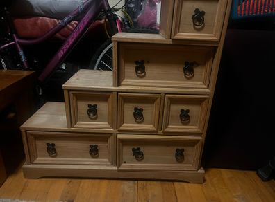 Corona staircase storage unit