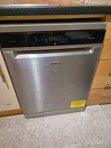 Dishwasher & fridgefreezer