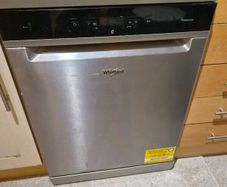 Dishwasher & fridgefreezer