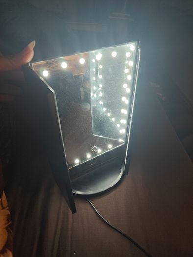 Beauty mirror