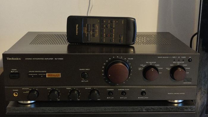 Technics SU-VX620 Amplifier. Genuine Remote. Like new! Cleaned.