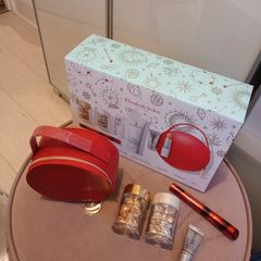 Elizabeth Arden set