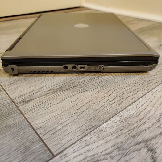 Windows XP Laptop Dell Latitude D630