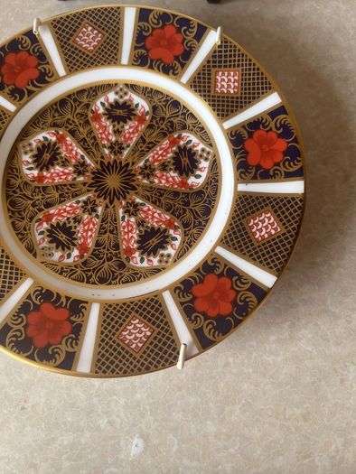 Royal Crown Darby " Old Imari" 1128 6.5" plates