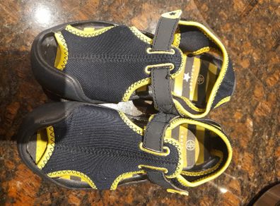 Boys sandals, size 12