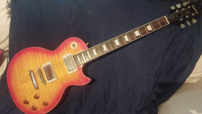 Les Paul epiphone guitar