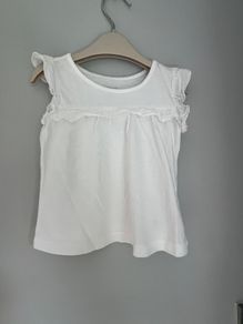 GAP Baby girls white T-shirt with ruffles Sz 12-18 mths EUC