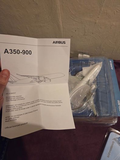 Brand New Airbus A350-900 1:400 scale model