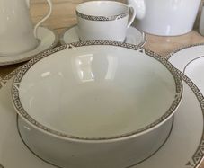 Dinnerware set