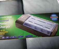 Lloytron Battery Charger New.