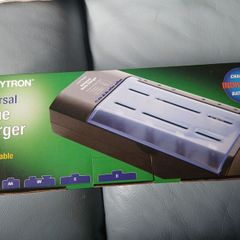 Lloytron Battery Charger New.