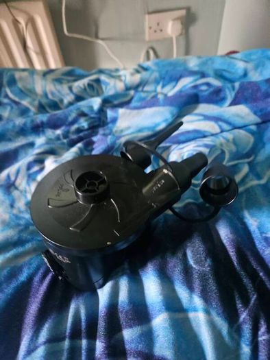 Electric pump for airbeds