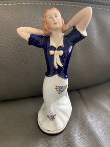 Royal Dux Bohemia lady
