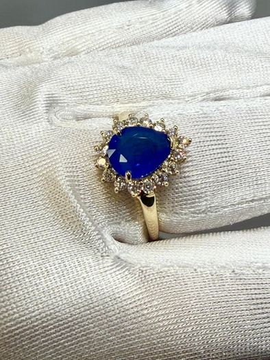 Diamond LUXURIANT Premium Vietnamese Cobalt Blue Spinel and Lab Grown Diamond Ring