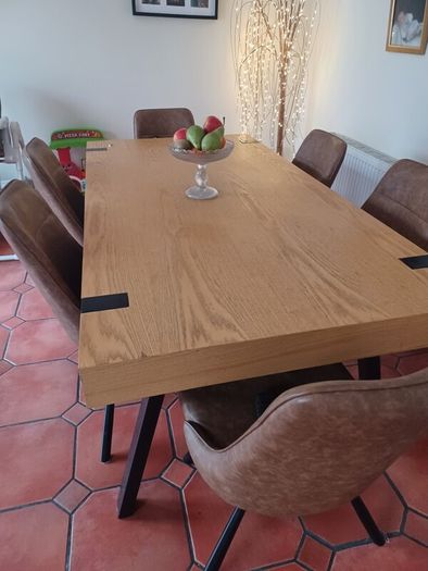Dining table and 6 chairs