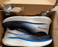 Saucony Ride 18 men's runners Size 9.5 UK