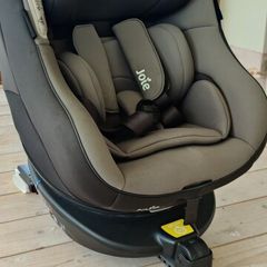Child's car swivel seat