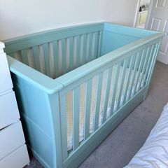 baby cot