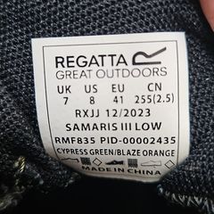 hiking boots size 7