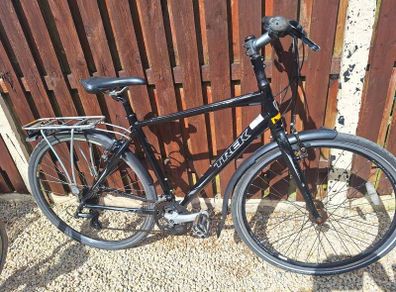Trek hybrid/commuter bike with a 20" alloy frame