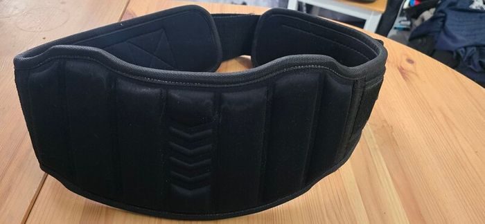 weightlifting belt