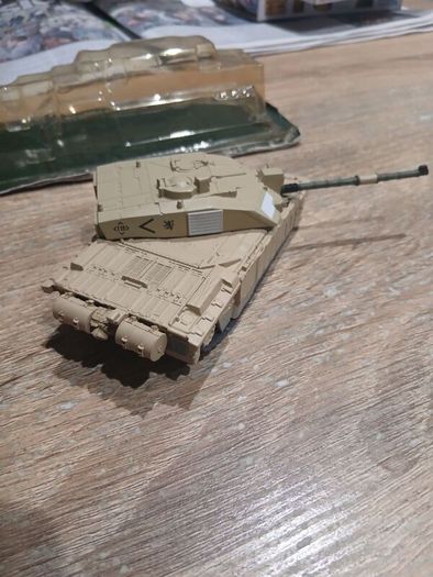 1/72 Diecast Challenger 2 Tank