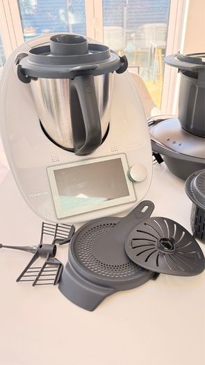 Thermomix TM6  - Excellent Condition + Cutter